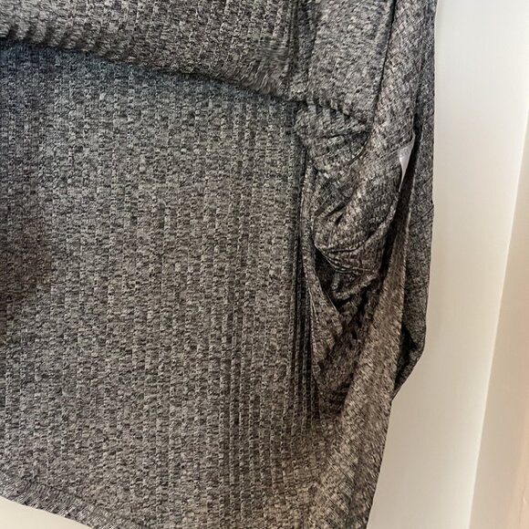 ✨🩶 Vintage Juliette Women’s Gray Asymmetrical Hem Poncho Top | Size L 🩶 - Picture 14 of 14